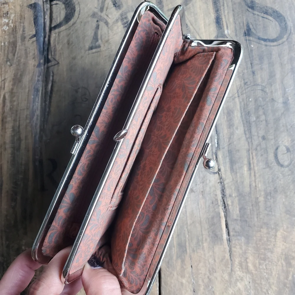 HOBO‎ Vintage Olive Green Distressed Leather Zip Around Kiss Lock Clutch|Wallet